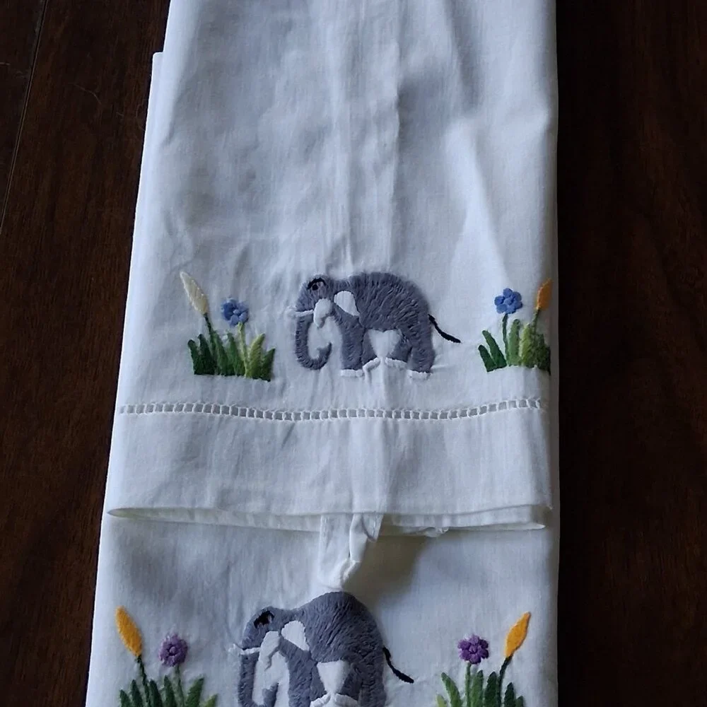 🐘 Elephant Embroidered Hand Towels 🐘🌸 Cotton/Linen Blend • 24